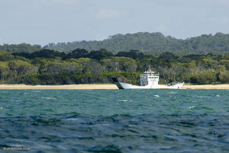 fraser island ferry crossing to fraser island