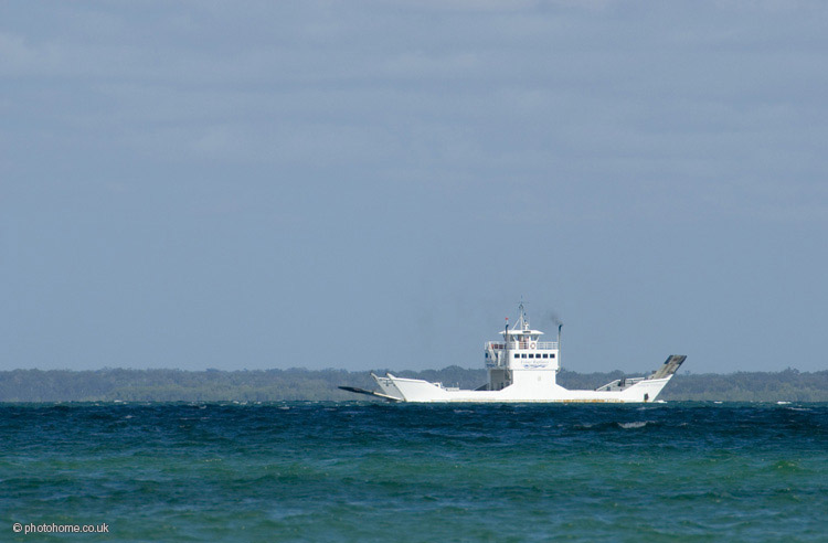 fraser island ferry crossing to fraser island