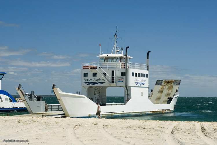 fraser island ferry crossing to fraser island