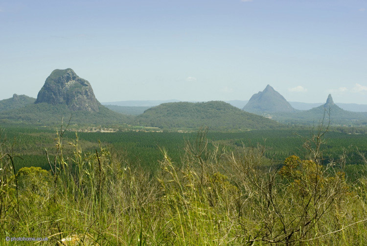 glass house mountains the glass house mountains, a series volcanic stone plugs, near brisbane, australia
